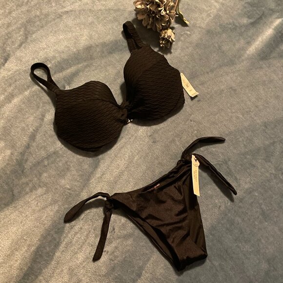 Victoria's Secret, Twist Push-Up Bikini Top & Smooth Tie Side Brazilian Bottoms - Picture 1 of 11